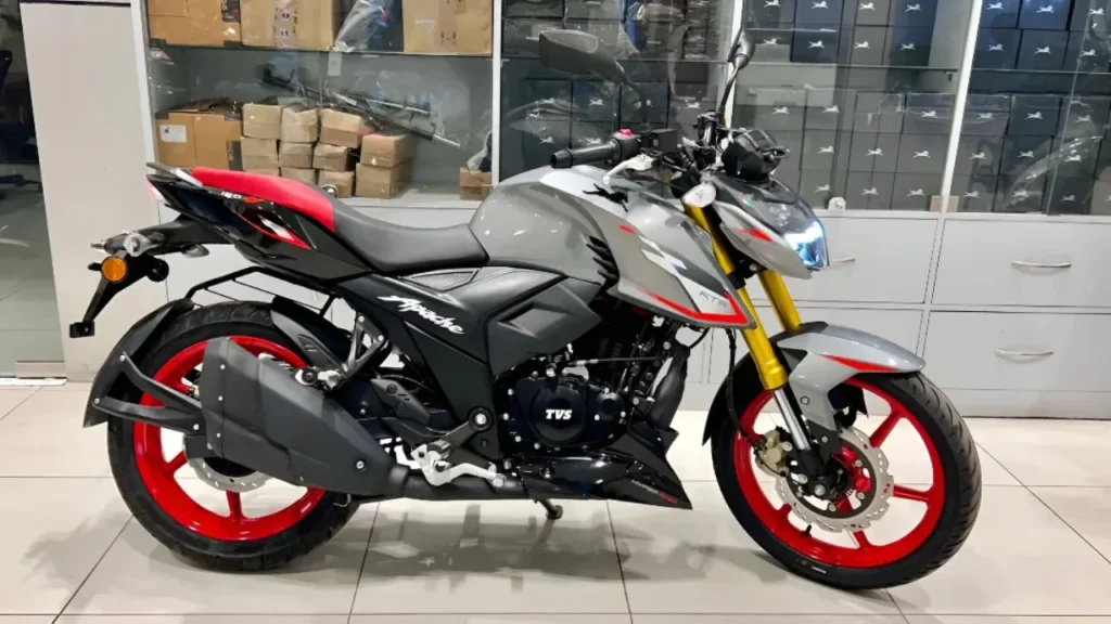 Apache RTR 160 4V